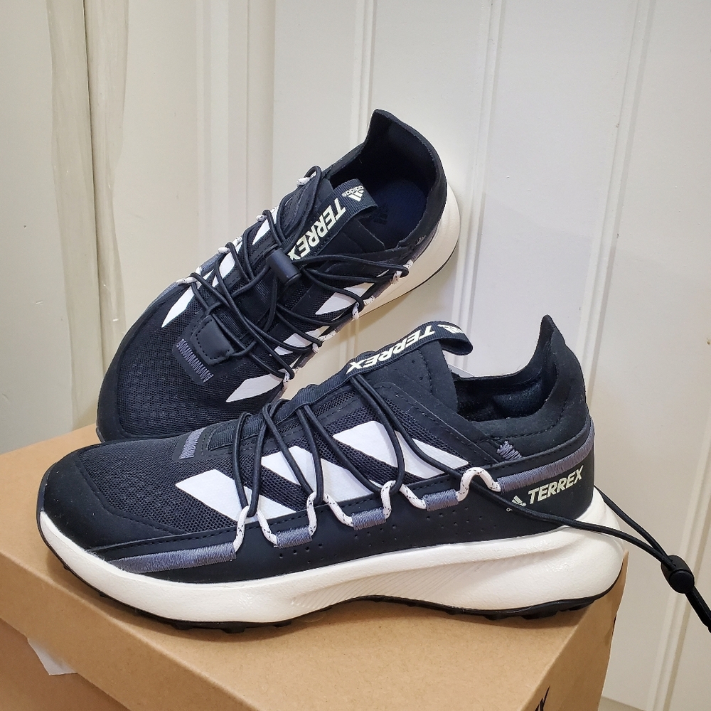 Adidas Terrex Hiking shoes - Picture 2 of 5